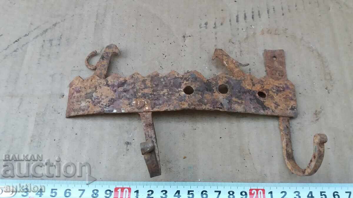 CUȘETĂ VECHE - METALICĂ cu preț € 1.53 | 2.99 BGN