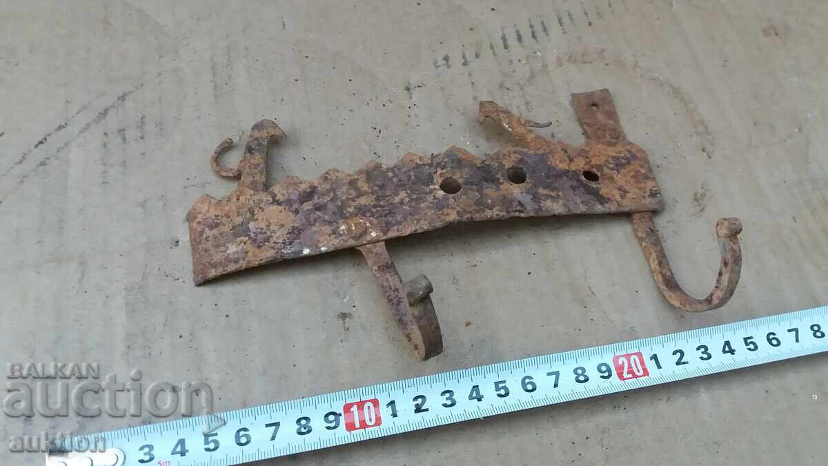 Licitație CUȘETĂ VECHE - METALICĂ