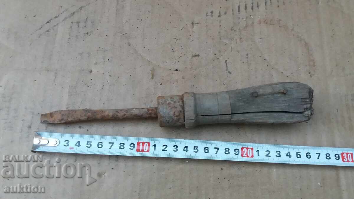 OLD MASSIVE SCREWDRIVER