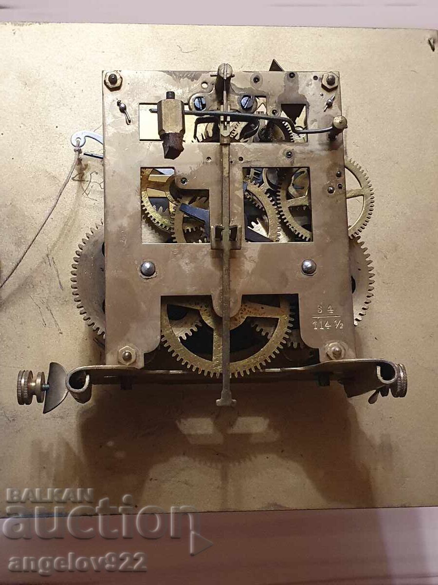 Delivery of Vintage Wall Clock WORKING