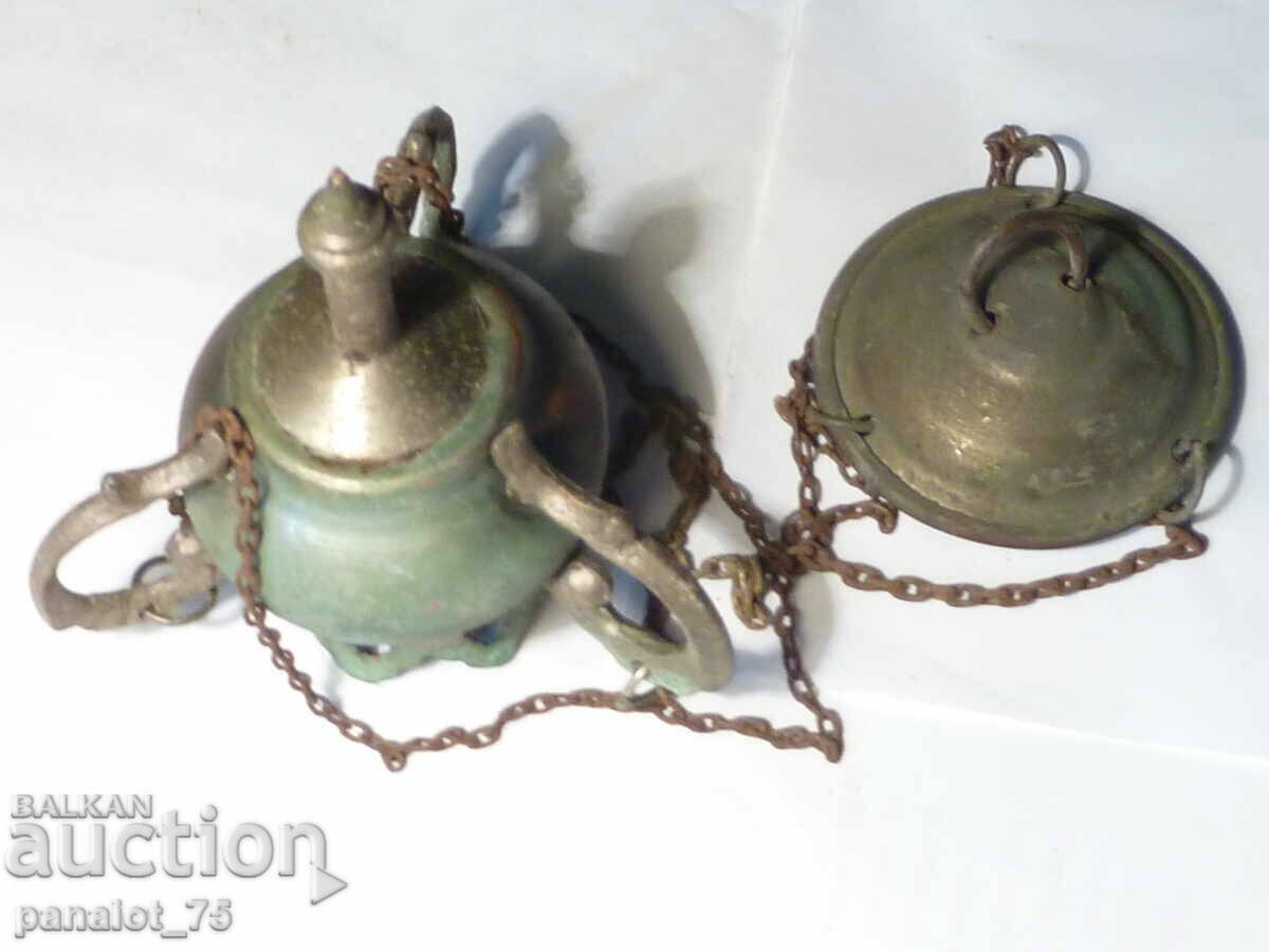 CANDELĂ DE BRONZ VECHE - AUTENTICĂ cu preț € 30.68 | 60.00 BGN