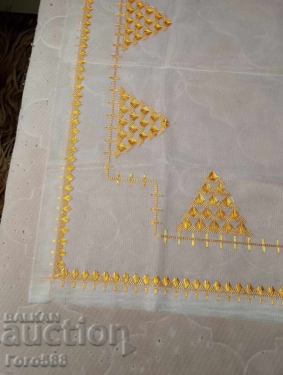 Малка покривка 23 с цена € 1.00 | 1.96 лв. Малка покривка 23 с цена € 1.00 | 1.96 лв.