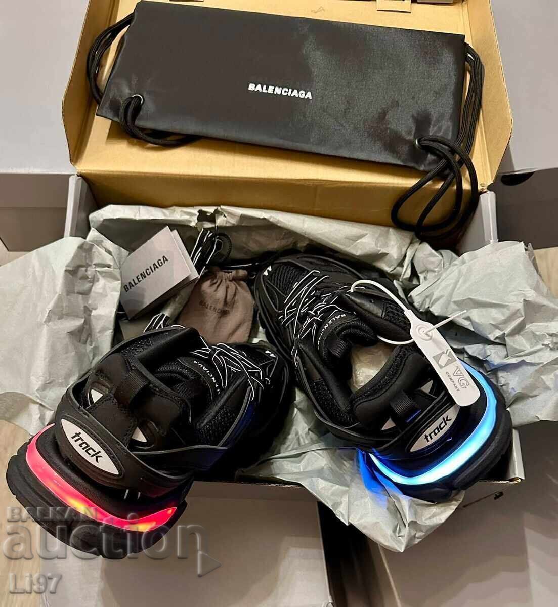 Licitație ❗️Nou preț mai mic❗️ Balenciaga Track LED