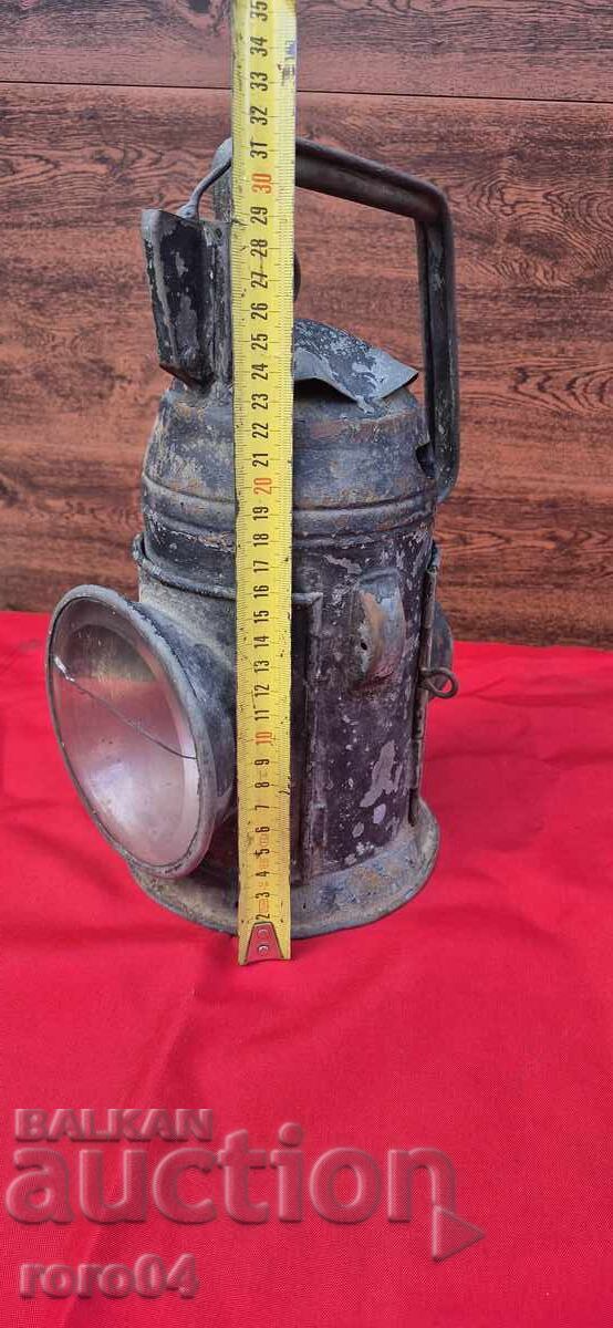 LARGE STAR JEEP FLASHLIGHT - WW II with price € 49.99 | 97.77 BGN