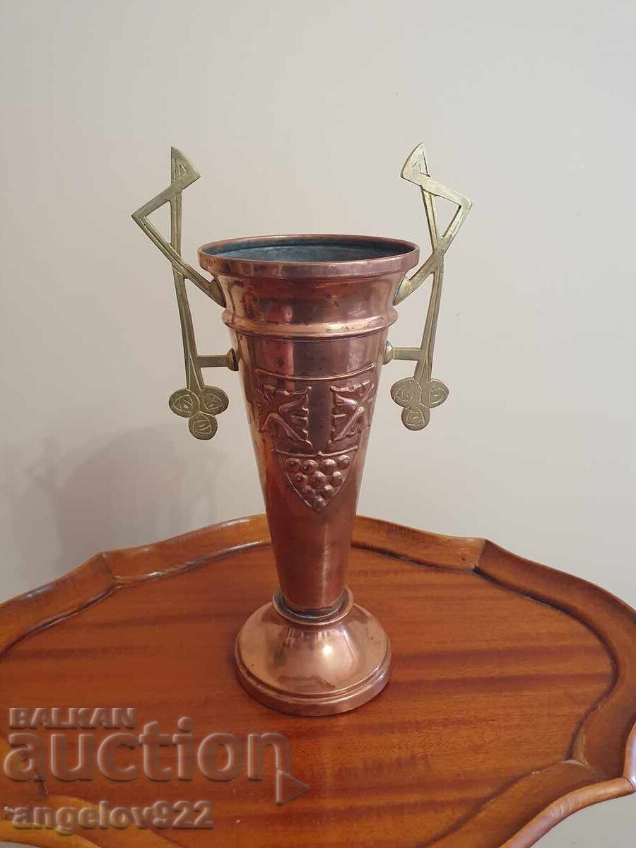 Παράδοση Αντίκα χάλκινο βάζο χειροποίητο!!! Παράδοση Αντίκα χάλκινο βάζο χειροποίητο!!!