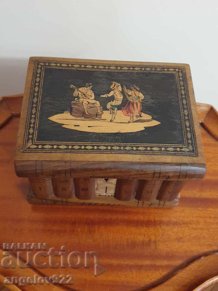 Όμορφο παλιό ξύλινο κουτί κοσμημάτων!!! με τιμή € 0.01 | 0.02 BGN