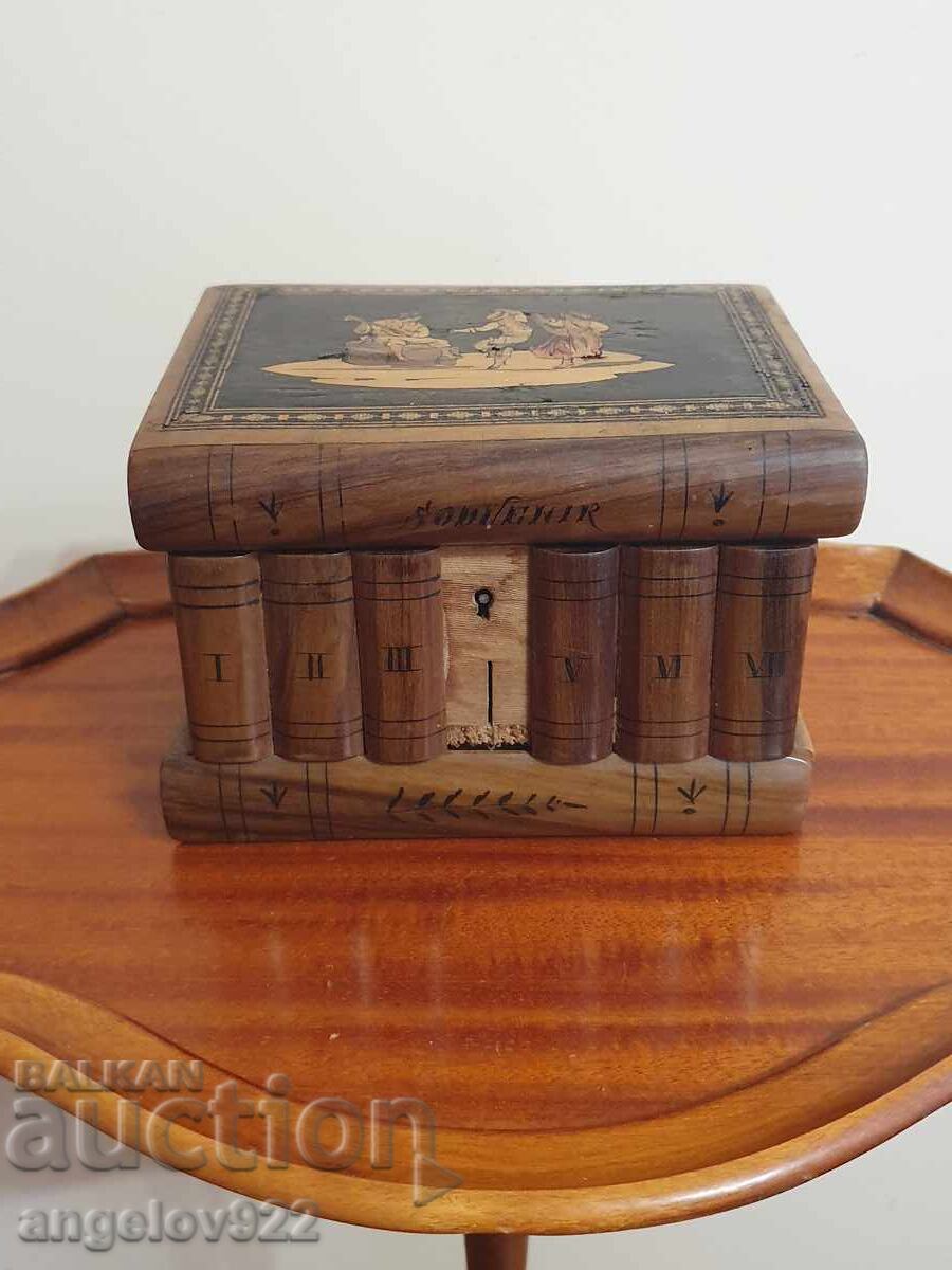 Παράδοση Όμορφο παλιό ξύλινο κουτί κοσμημάτων!!!