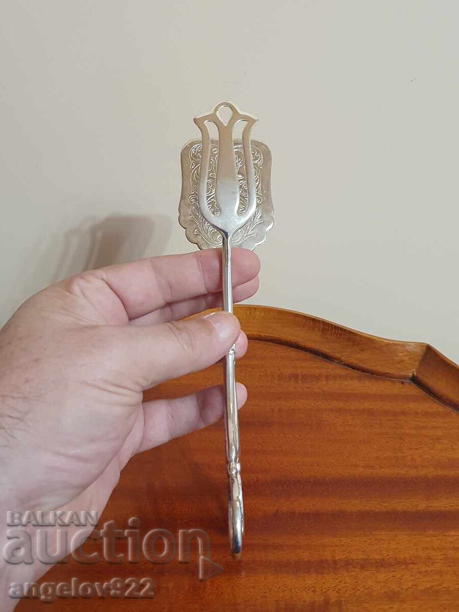 Παράδοση Πιρούνι σερβιρίσματος με ασημένια επικάλυψη!!! Παράδοση Πιρούνι σερβιρίσματος με ασημένια επικάλυψη!!!