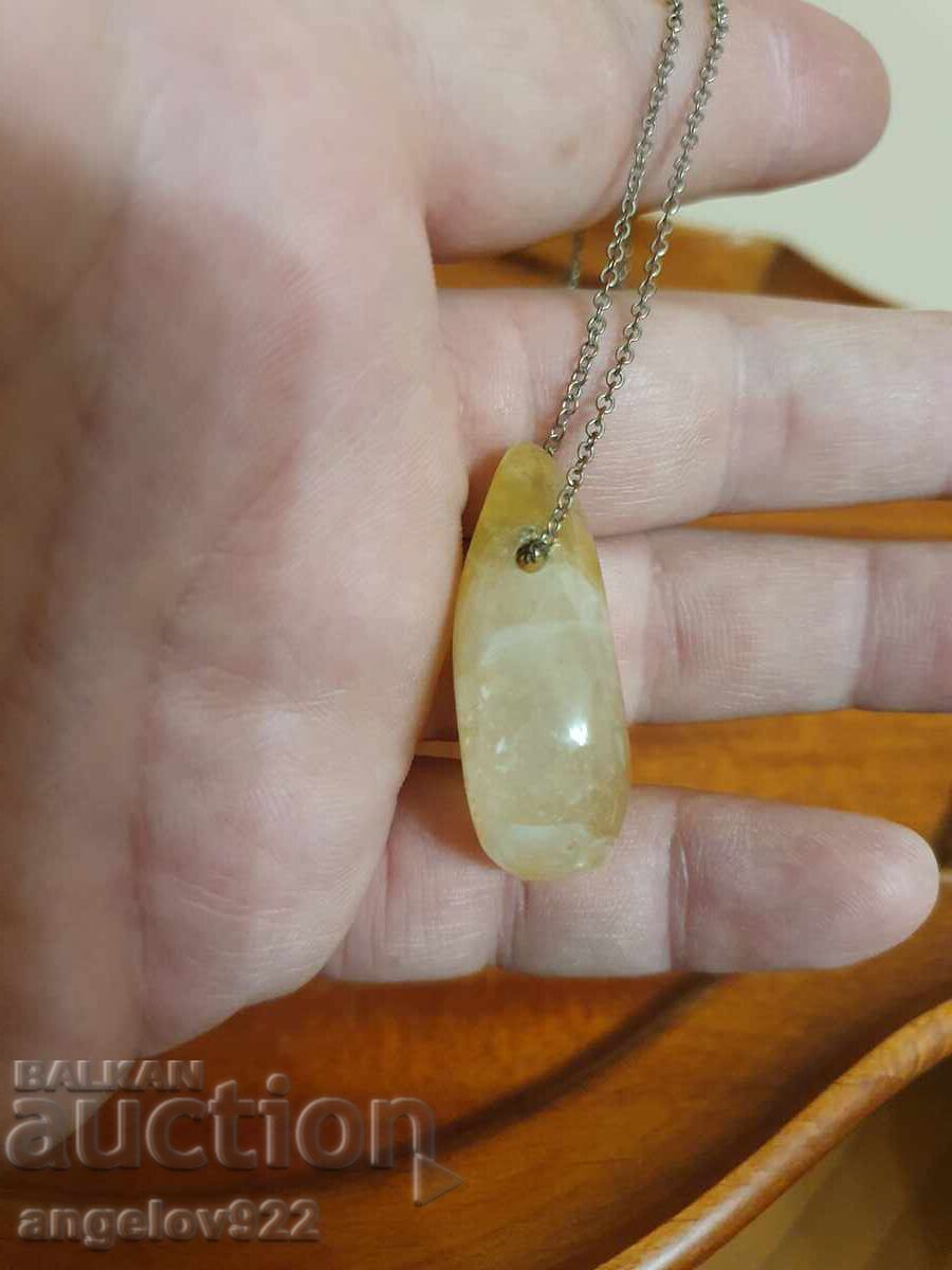 Δημοπρασία Κολιέ με μενταγιόν από φυσικό πέτρωμα!!!