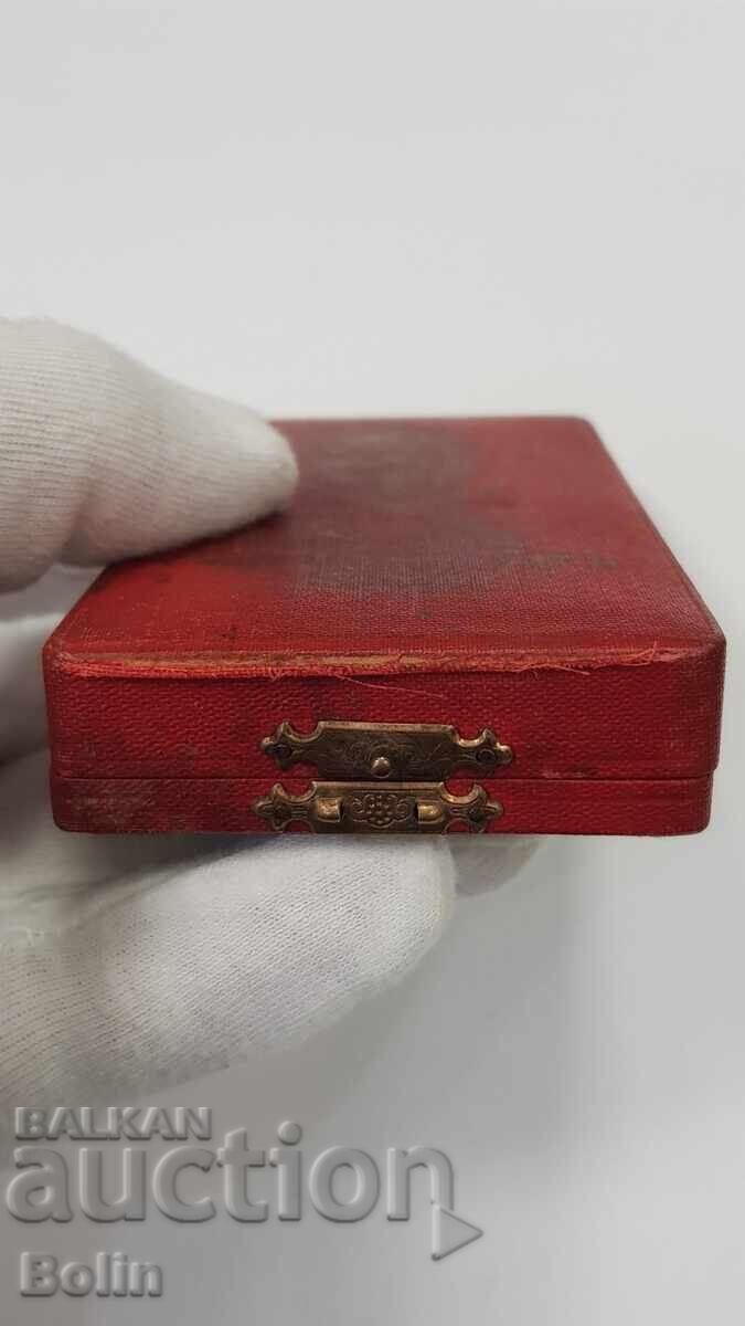 Rare box for the Order of St. Alexander 4th class Swords - 5 Rare box for the Order of St. Alexander 4th class Swords - 5