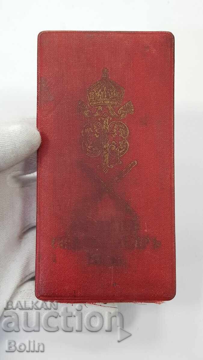 Rare box for the Order of St. Alexander 4th class Swords Rare box for the Order of St. Alexander 4th class Swords