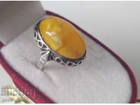 Inel rusesc vechi cu chihlimbar ou, argint 875