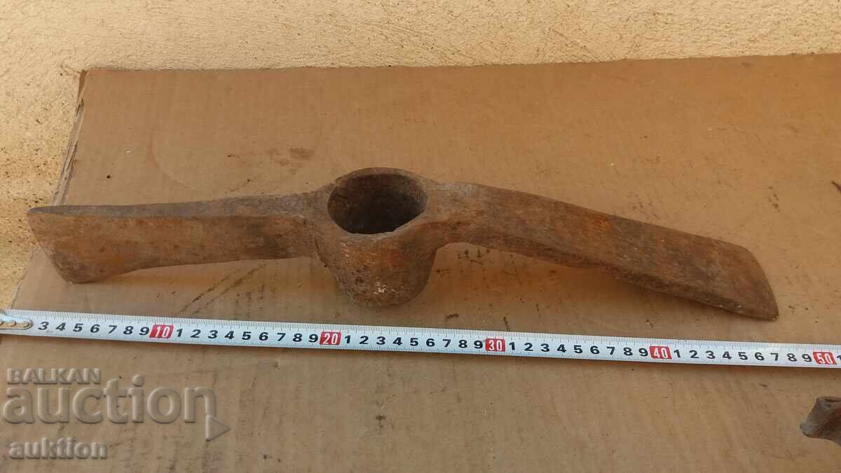 EXCELLENT MILITARY PICKAXE - AXE