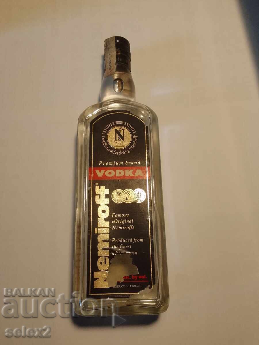 Old vodka "Nemiroff" - unopened bottle - 700 ml Old vodka "Nemiroff" - unopened bottle - 700 ml