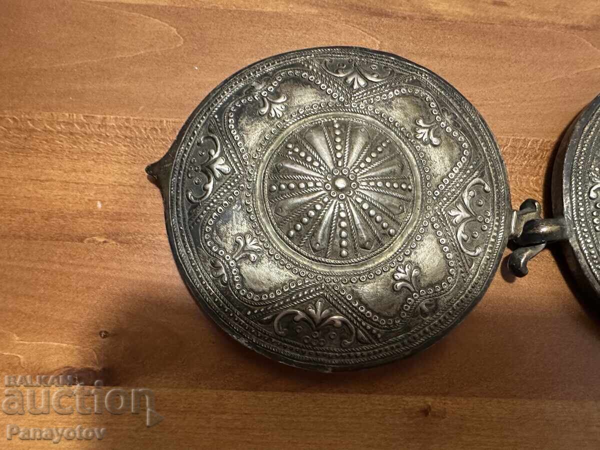 ЧИПРОВСКА СЕВЕРНЯШКА ПАФТА ПАФТИ СРЕБРО НАКИТ НОСИЯ БЪЛГАРИЯ с цена € 780.00 | 1525.55 лв. ЧИПРОВСКА СЕВЕРНЯШКА ПАФТА ПАФТИ СРЕБРО НАКИТ НОСИЯ БЪЛГАРИЯ с цена € 780.00 | 1525.55 лв.