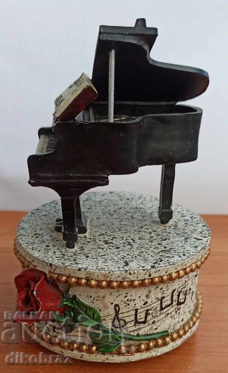 Muzikalna κούτα με πιάνο / Emperor - για 15 €υρώ με τιμή € 15.00 | 29.34 BGN