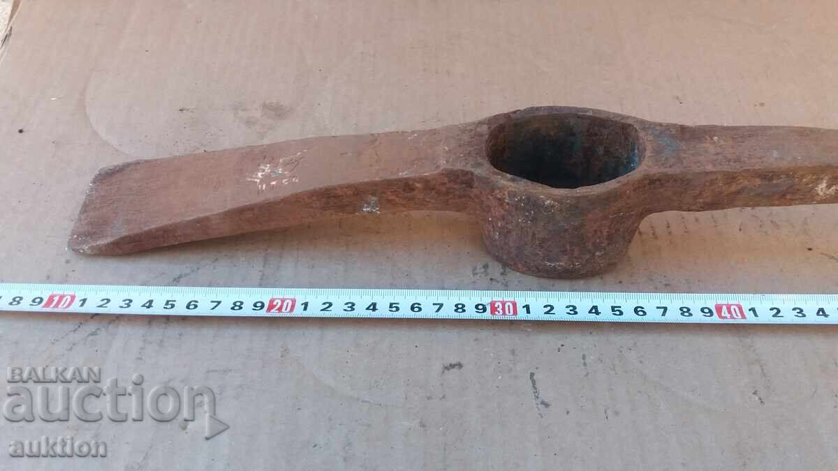 Delivery of EXCELLENT MILITARY PICKAXE - WITH MARKINGS