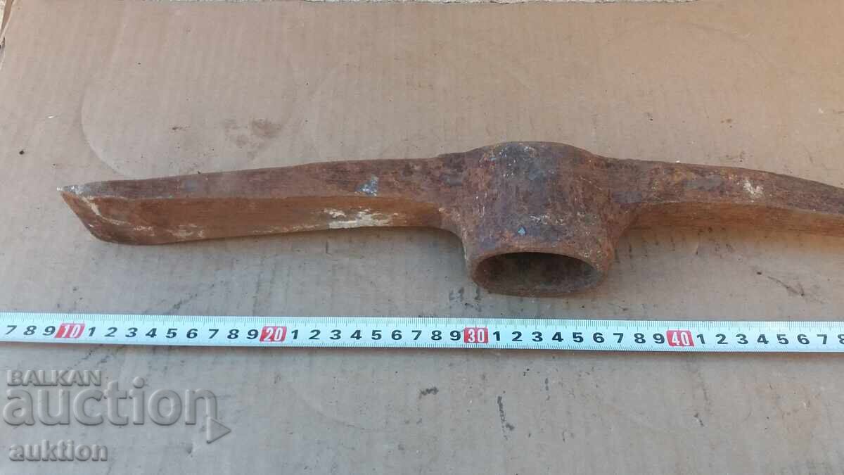 EXCELLENT MILITARY PICKAXE - WITH MARKINGS - 7