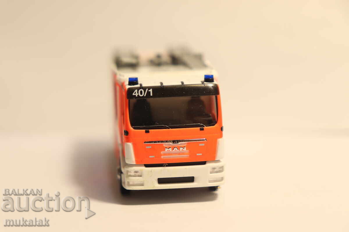 Доставка на HERPA  1:87 H0  MAN ПОЖАРНА  КАМИОН  МОДЕЛ КОЛИЧКА