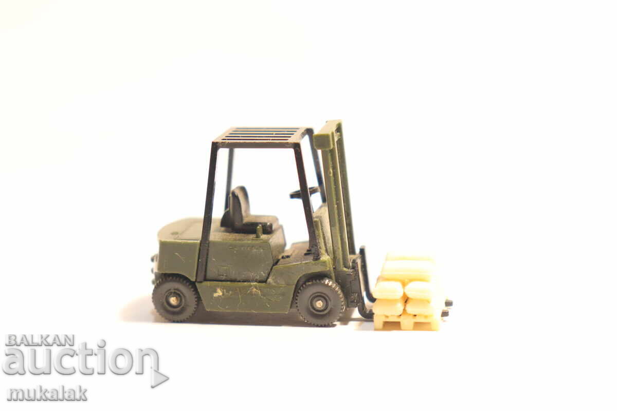 Auction  WIKING 1:87 H0 MOTOR CAR MODEL CAR