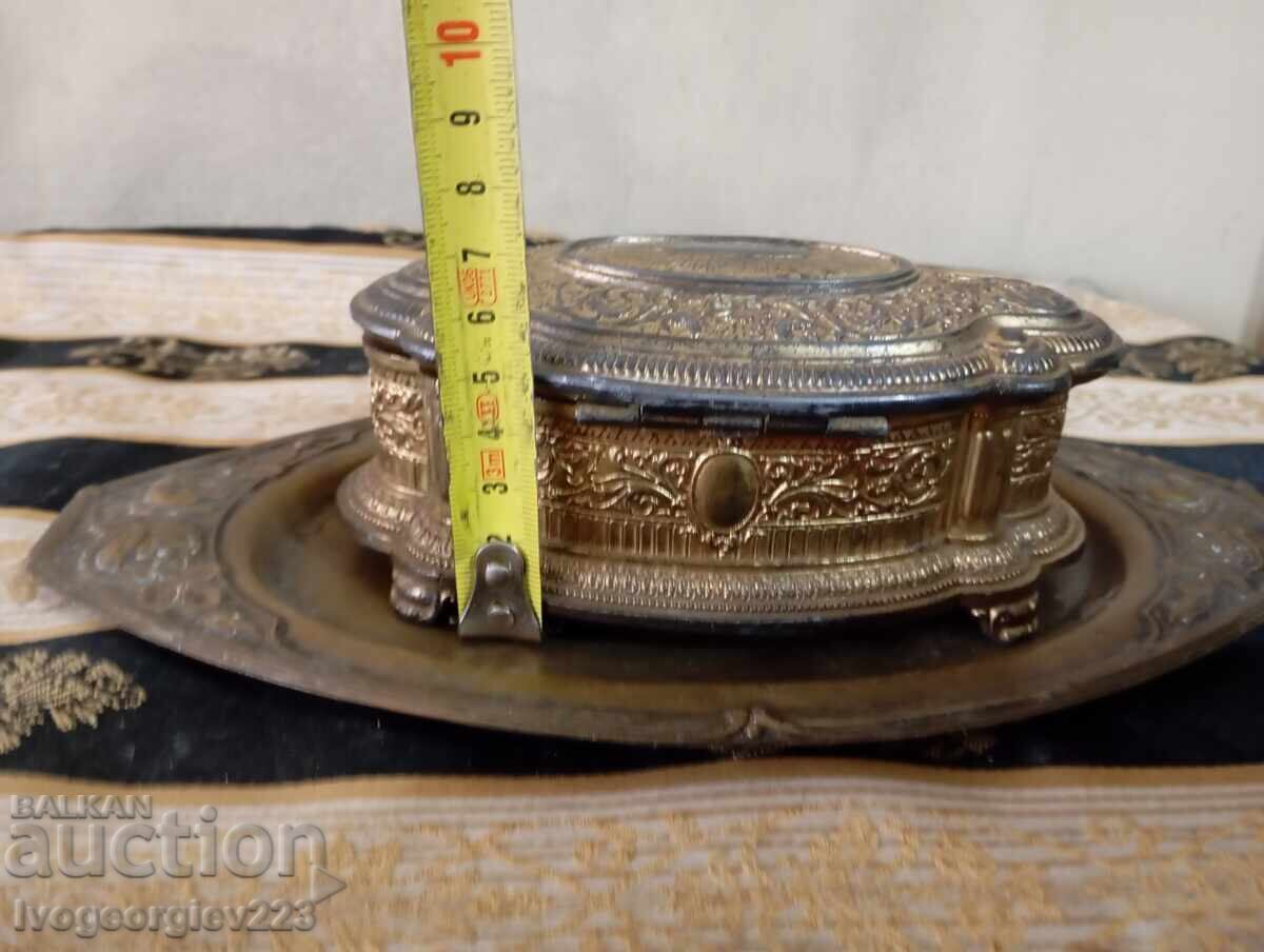 Παράδοση Παλιό κουτί κοσμημάτων με δίσκο Παράδοση Παλιό κουτί κοσμημάτων με δίσκο