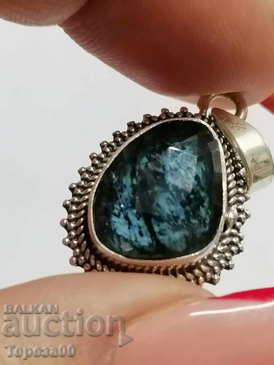 Аукцион Сребърна висулка с Кианит