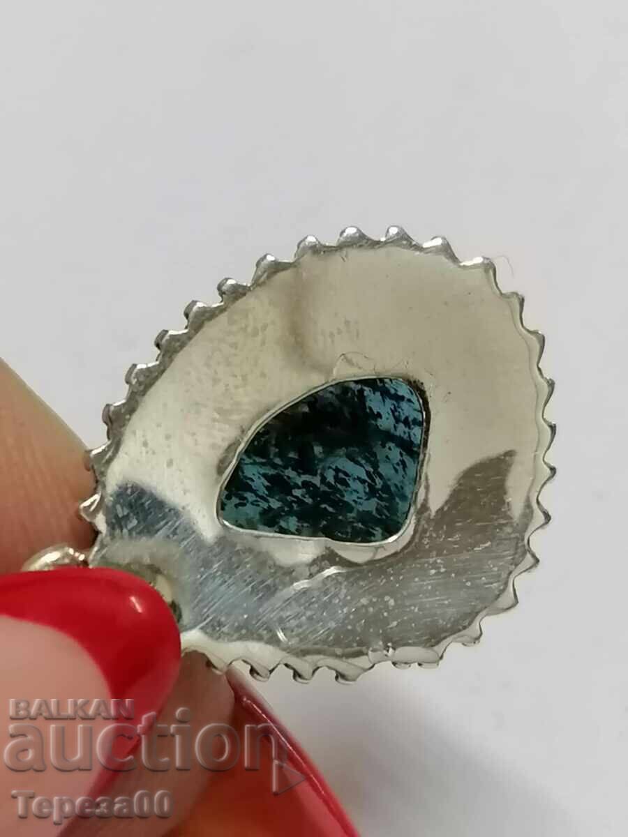 Доставка на Сребърна висулка с Кианит