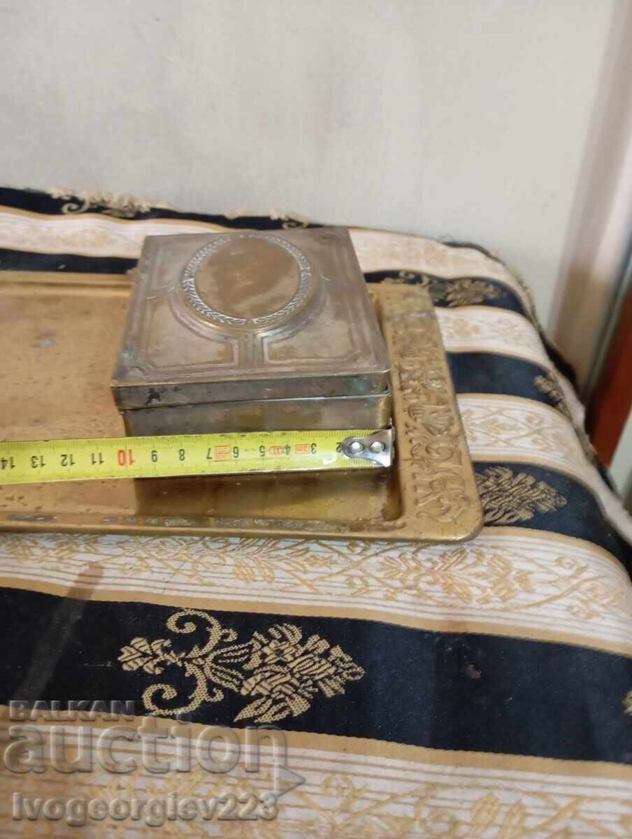 Livrarea Cutie de bijuterii cu tavă art deco Livrarea Cutie de bijuterii cu tavă art deco