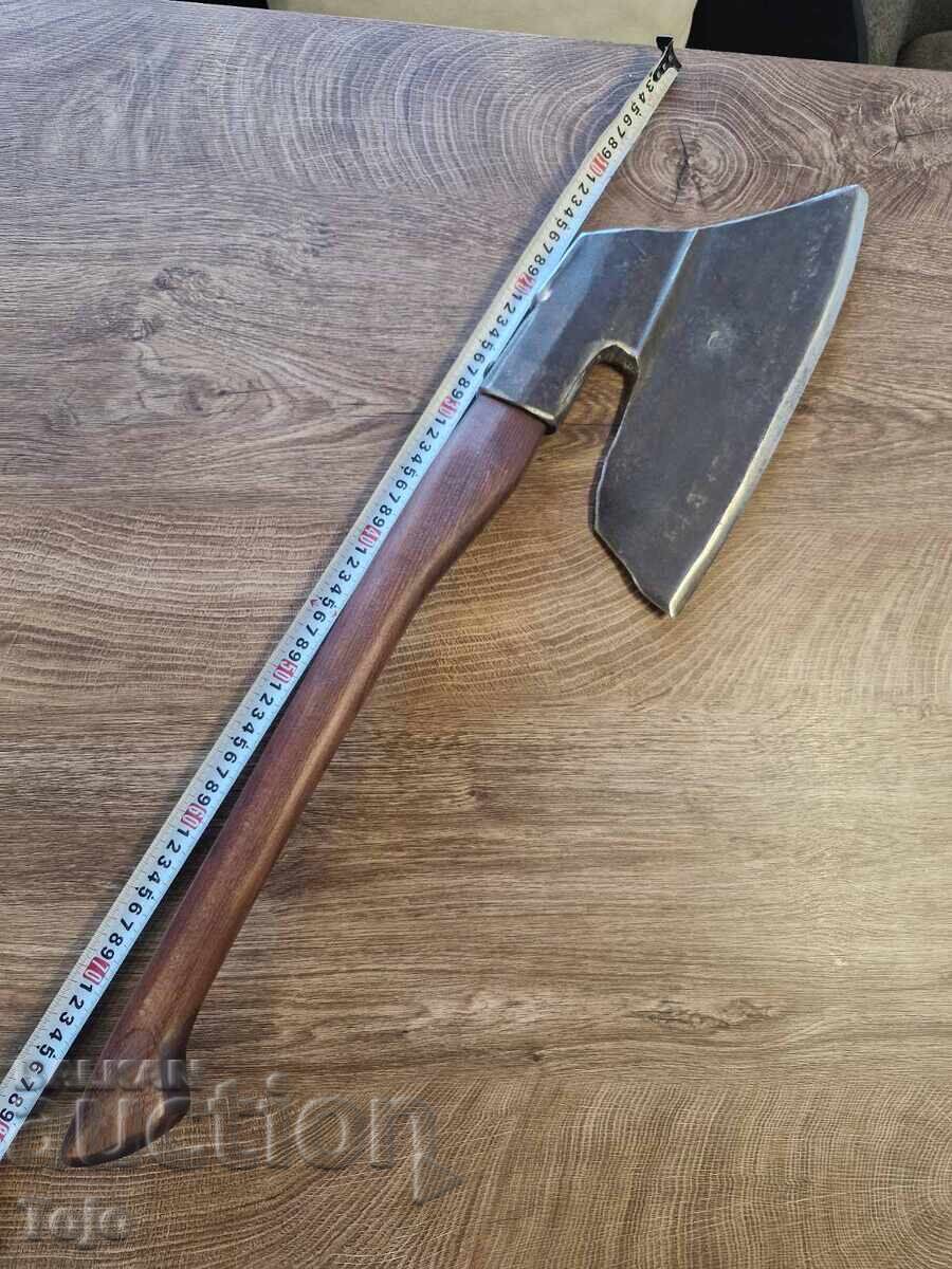 Topor german vechi "Aripă de gâscă" Topor german vechi "Aripă de gâscă"