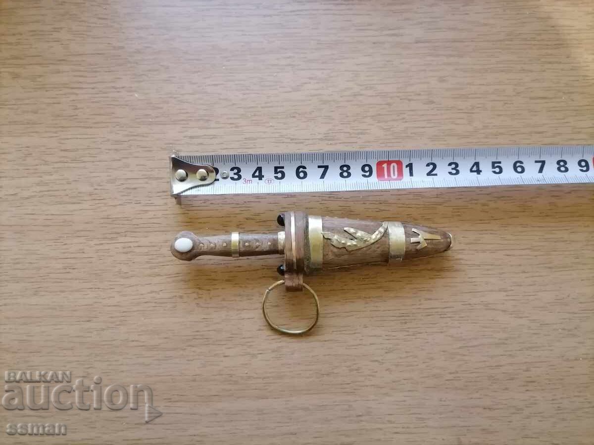 Vechi cuțit mic cu teacă de lemn cu preț € 26.00 | 50.85 BGN