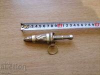 Vechi cuțit mic cu teacă de lemn