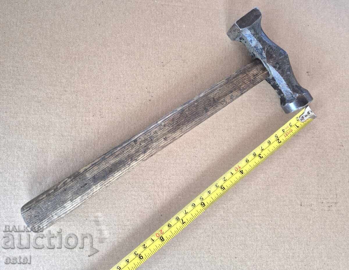 Ciocan profil de tinichigiu - U.S.A cu preț € 19.00 | 37.16 BGN Ciocan profil de tinichigiu - U.S.A cu preț € 19.00 | 37.16 BGN