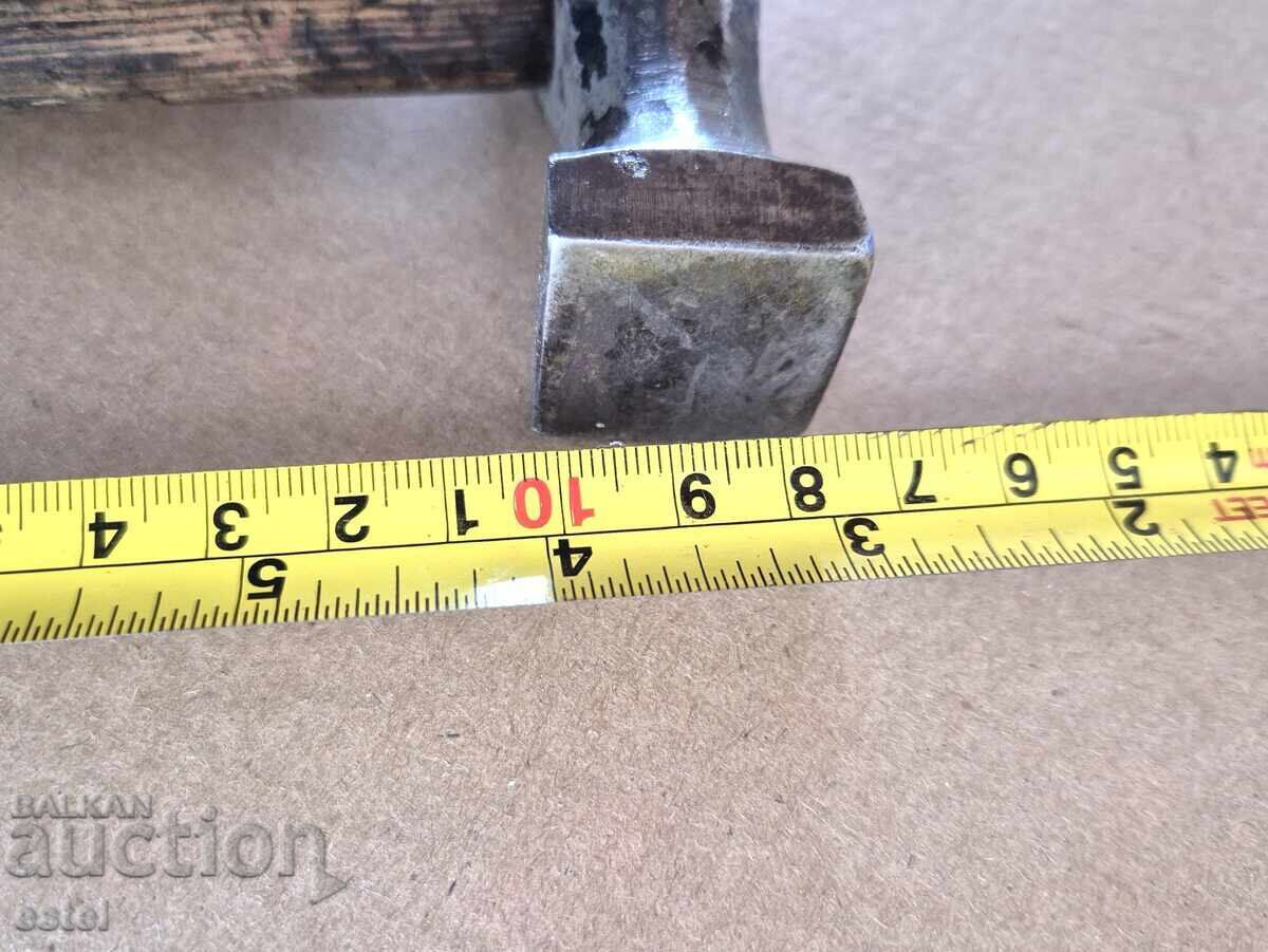 Livrarea Ciocan profil de tinichigiu - U.S.A Livrarea Ciocan profil de tinichigiu - U.S.A