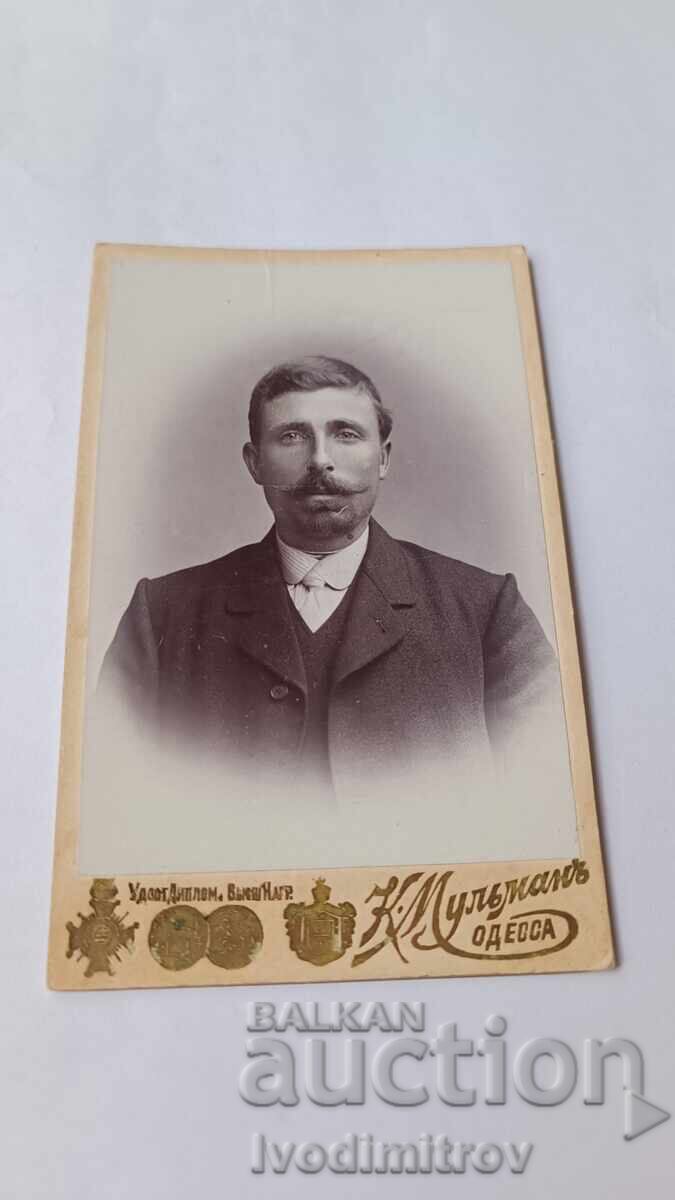 Снимка Мъж с мустаци Картон