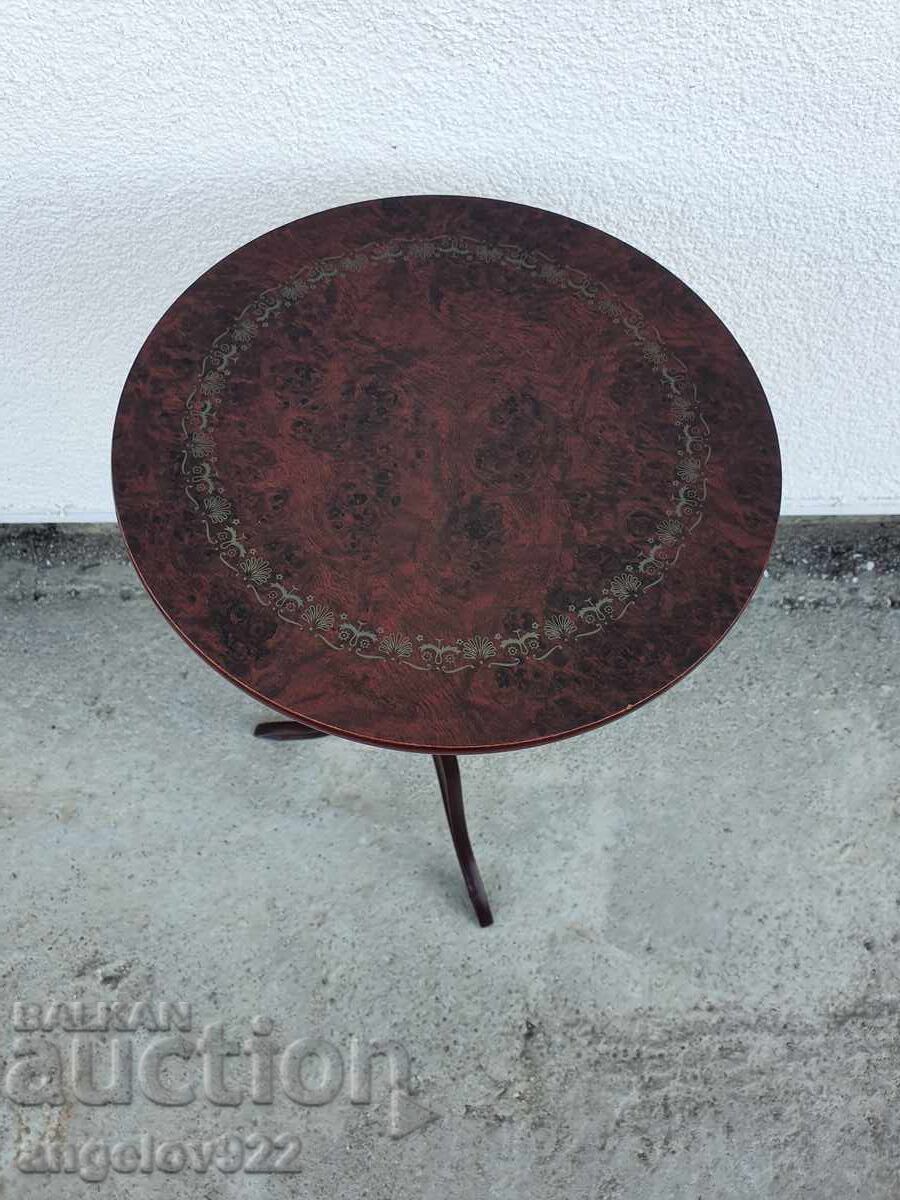 Măsuță de cafea din lemn frumoasă!!! cu preț € 0.01 | 0.02 BGN Măsuță de cafea din lemn frumoasă!!! cu preț € 0.01 | 0.02 BGN