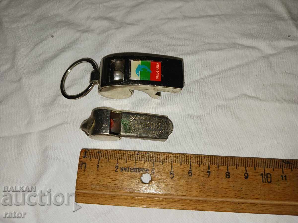 Metale vechi, fluiere de arbitru, fluier - deschizător de sticle