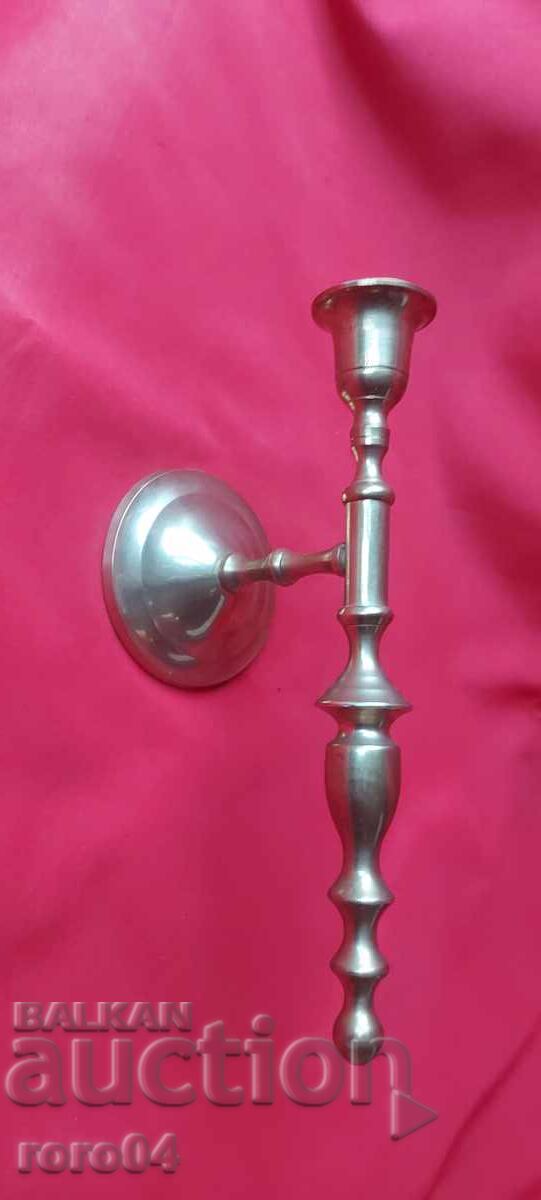 PRIEST - WALL-MOUNTED PRIEST - WALL-MOUNTED