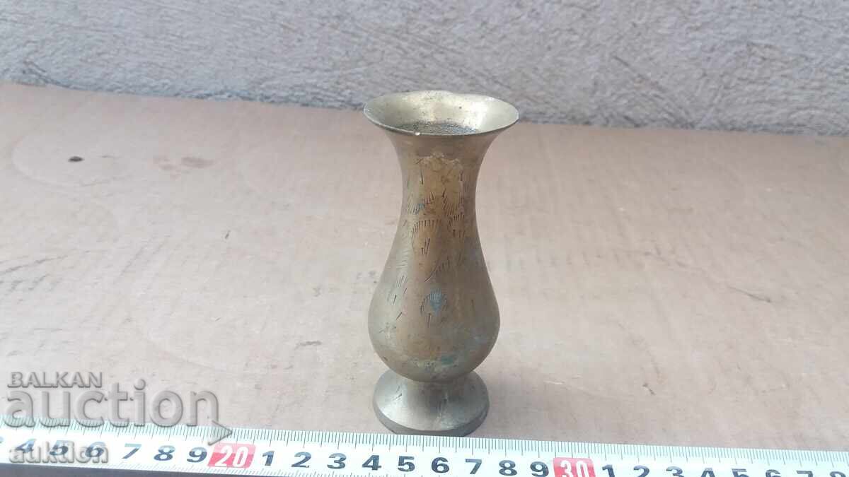 Licitație VAZĂ DIN BRONZ, ARTIZANALĂ