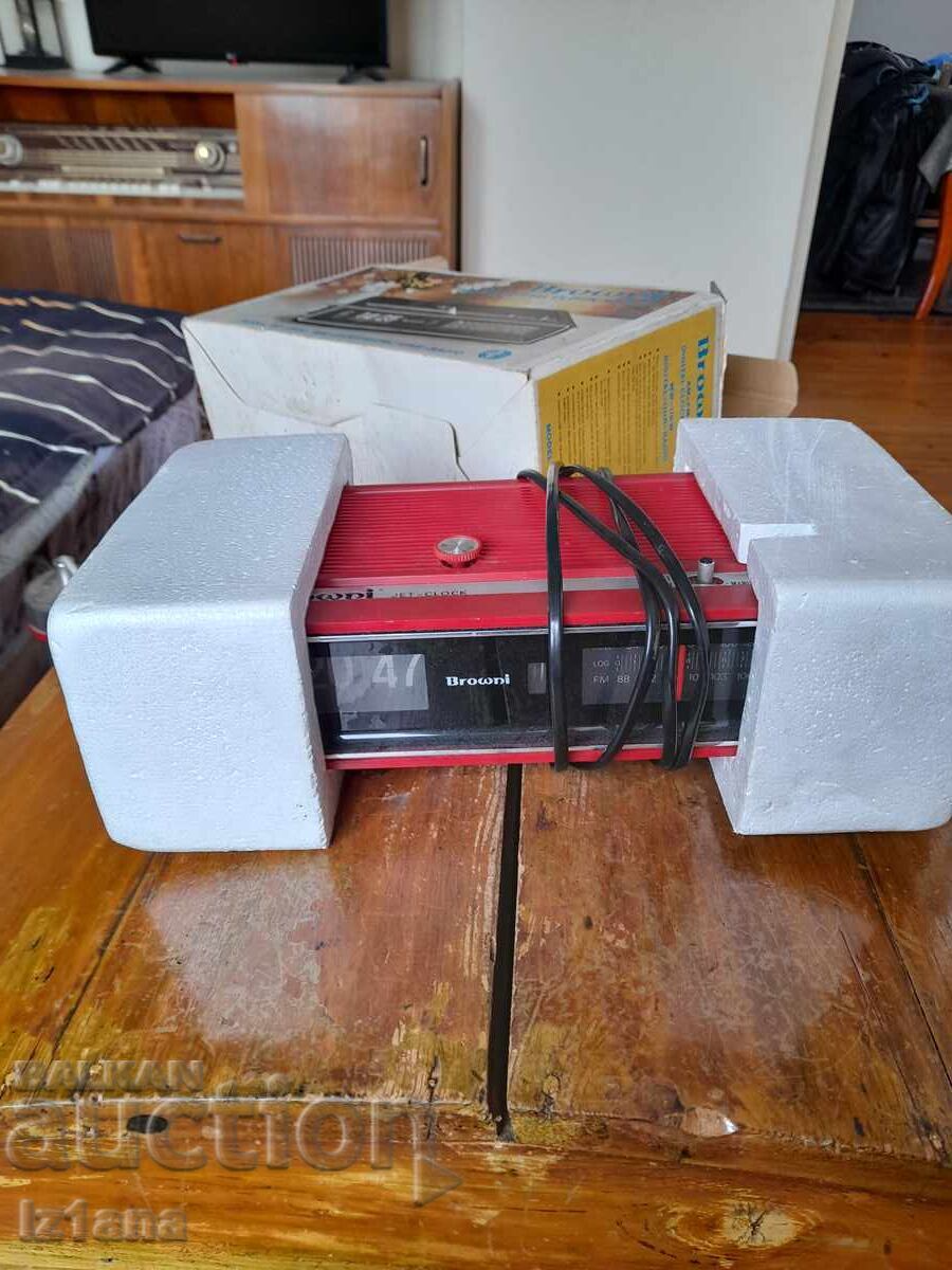 Browni Star Radio Clock with price € 140.00 | 273.82 BGN