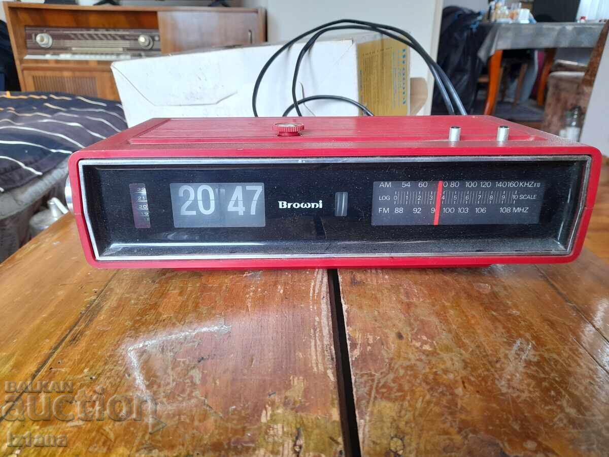Auction  Browni Star Radio Clock