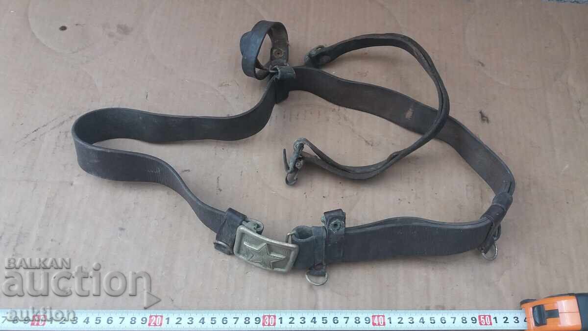 Livrarea Centură din piele MILITARĂ CU CATARAME ȘI BRETELE Livrarea Centură din piele MILITARĂ CU CATARAME ȘI BRETELE