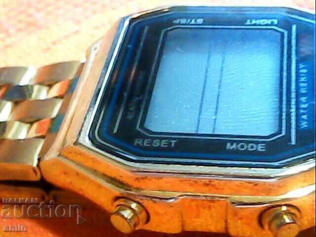 Auction  Brand new electronic watch, works, no battery