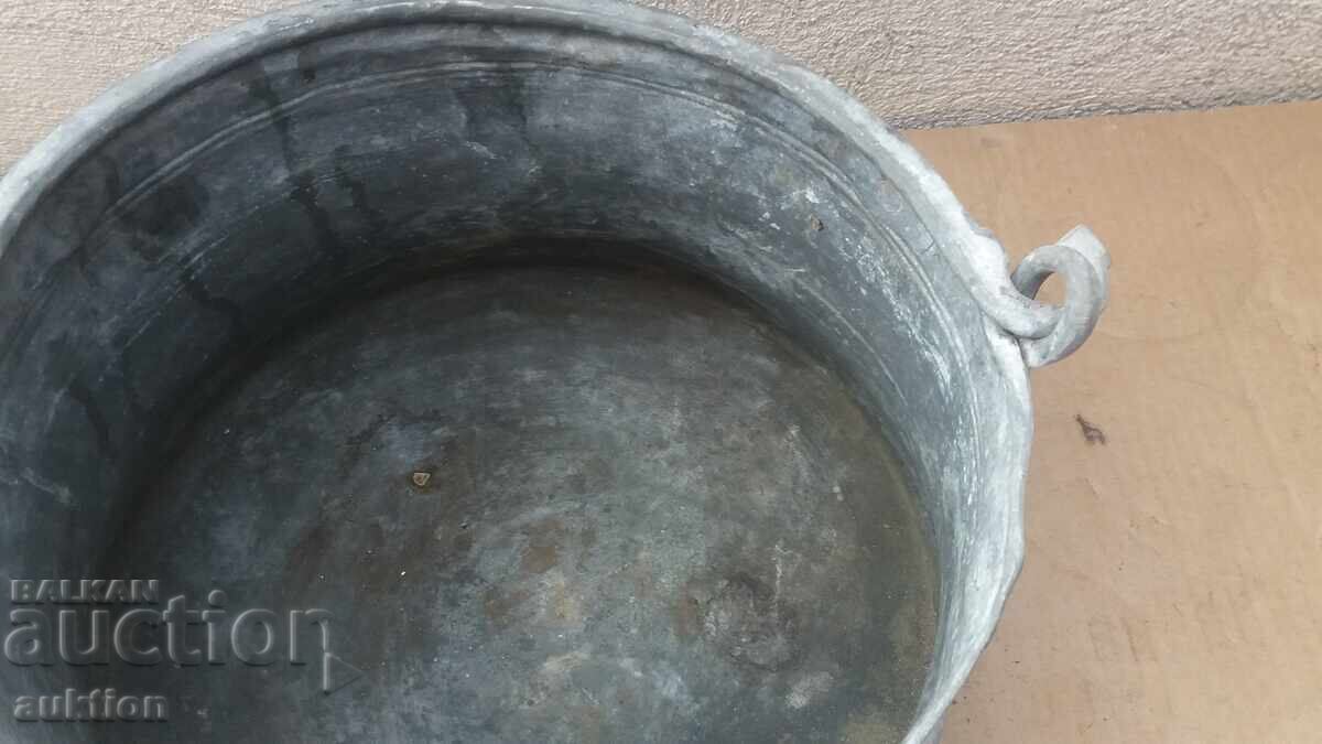 Licitație OBIECT DE ARTĂ DIN CUPRU FORJAT RENASCENTAL