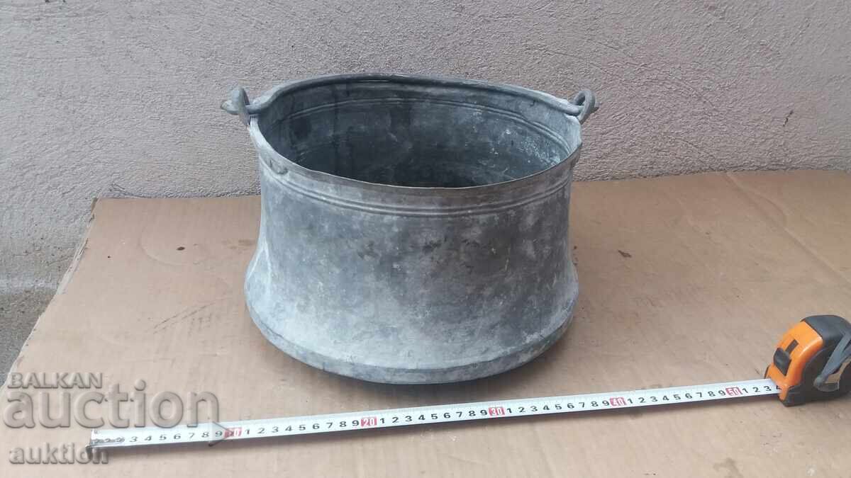 OBIECT DE ARTĂ DIN CUPRU FORJAT RENASCENTAL