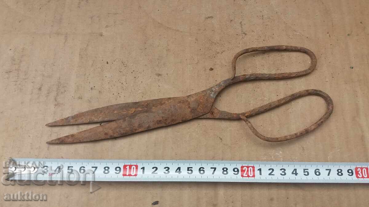 КОВАНА ВЪЗРОЖДЕНСКА НОЖИЦА ЗА РЯЗАНЕ НА АБА с цена € 6.99 | 13.67 лв. КОВАНА ВЪЗРОЖДЕНСКА НОЖИЦА ЗА РЯЗАНЕ НА АБА с цена € 6.99 | 13.67 лв.