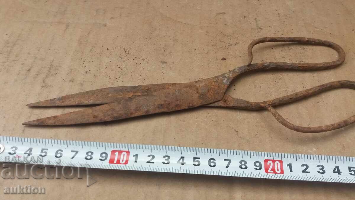 Доставка на КОВАНА ВЪЗРОЖДЕНСКА НОЖИЦА ЗА РЯЗАНЕ НА АБА Доставка на КОВАНА ВЪЗРОЖДЕНСКА НОЖИЦА ЗА РЯЗАНЕ НА АБА