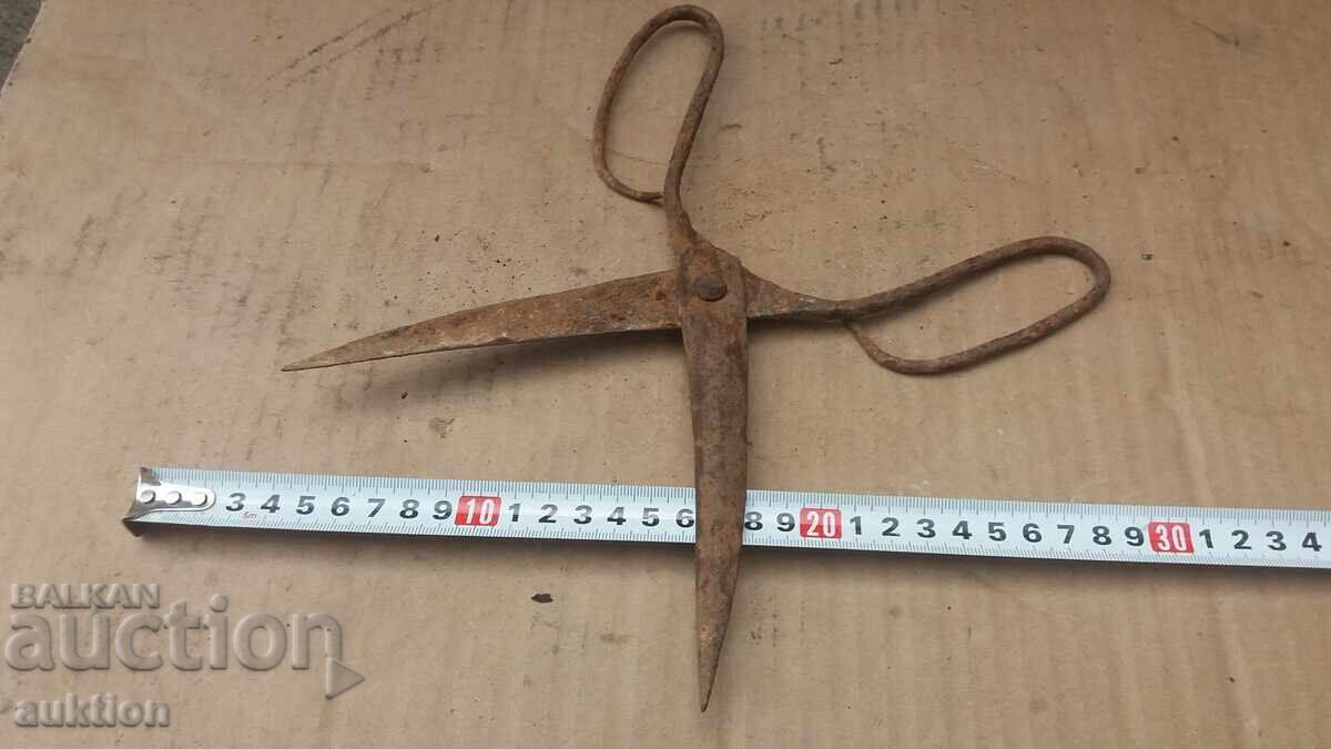 КОВАНА ВЪЗРОЖДЕНСКА НОЖИЦА ЗА РЯЗАНЕ НА АБА - 7 КОВАНА ВЪЗРОЖДЕНСКА НОЖИЦА ЗА РЯЗАНЕ НА АБА - 7