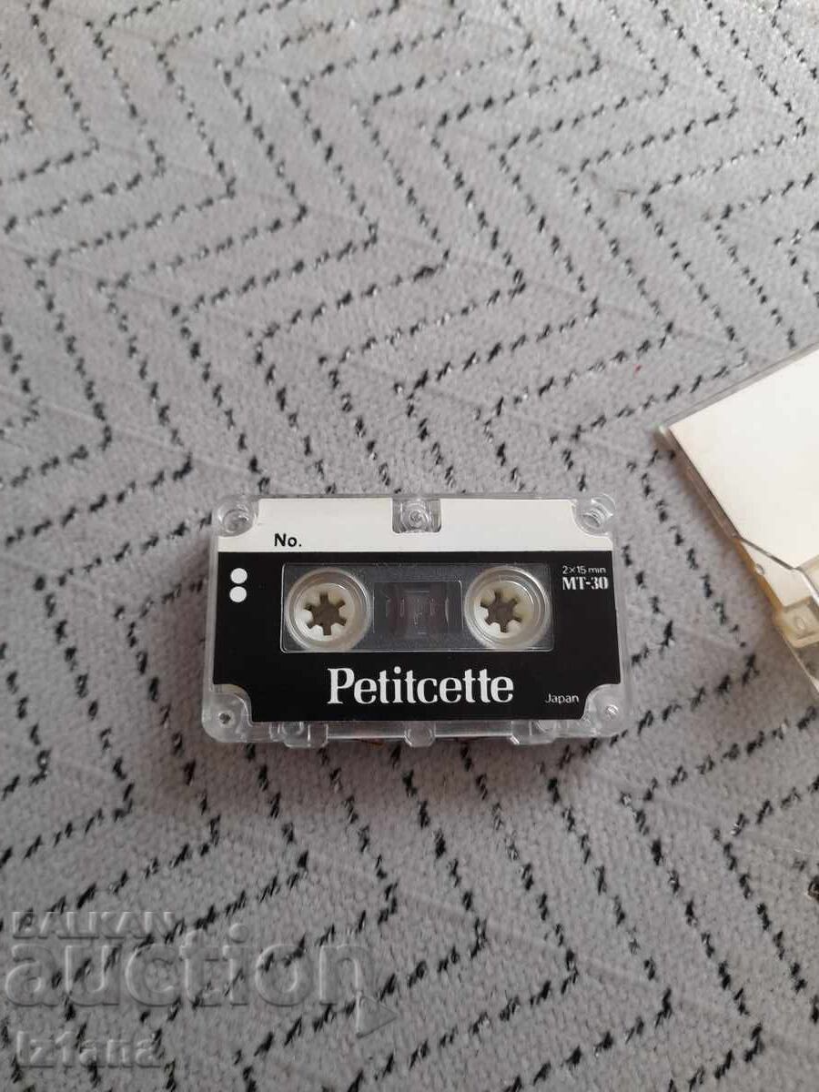Доставка на Стара микро касета Petitcette Доставка на Стара микро касета Petitcette