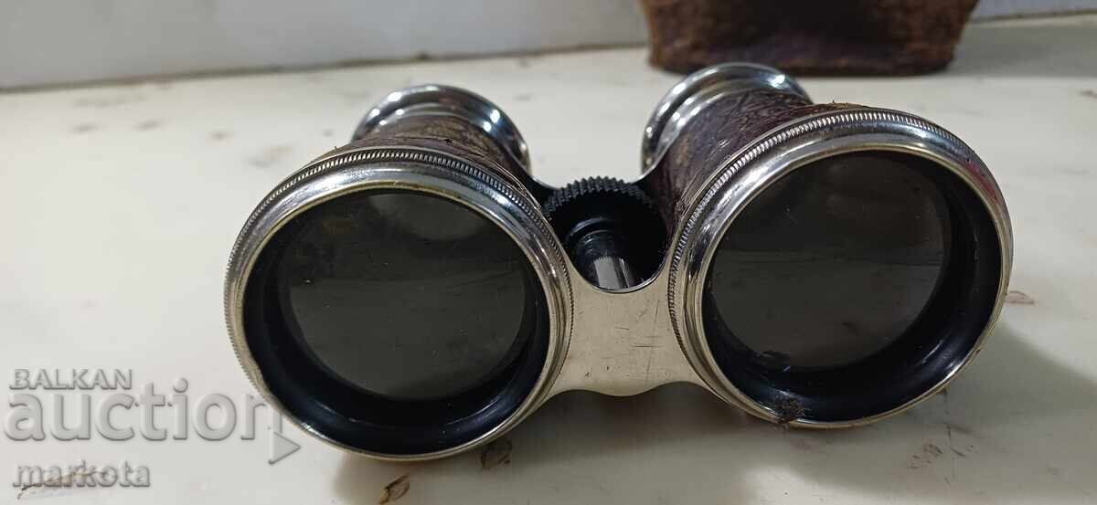 Стар военен бинокъл с цена € 45.00 | 88.01 лв.