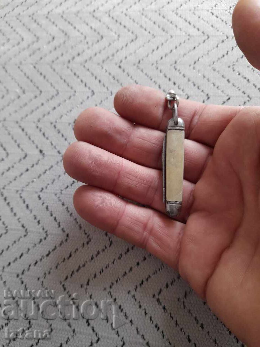 Доставка на Стар ключодържател ножче Доставка на Стар ключодържател ножче